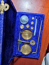 vecchia bilancina da orafo in ottone