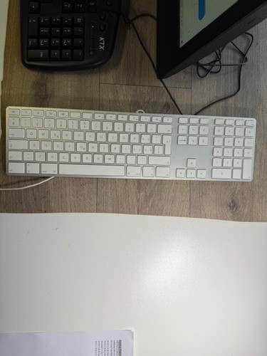 Apple keyboard con tastierino - apple,