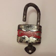 Antico lucchetto in ferro funzionante con chiave  gr 60 circa BORA Made in Germa