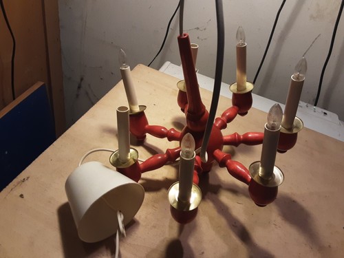 Vecchio lampadario legno - vecchio, in