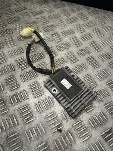 Regolatore tensione regolatori - regolatore,