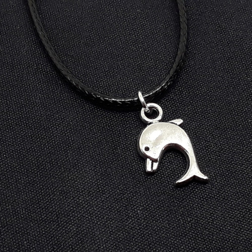 Collana nera con delfino - con,