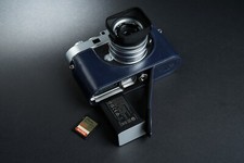 Custodia mezza fotocamera vera