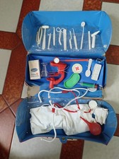 Gioco valigetta dottore vintage anni 70. Non in perfette condizioni ma completa 