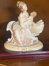 porcellana di Capodimonte - statuetta "Mamma con neonato" (Bruno Merli) anni 70