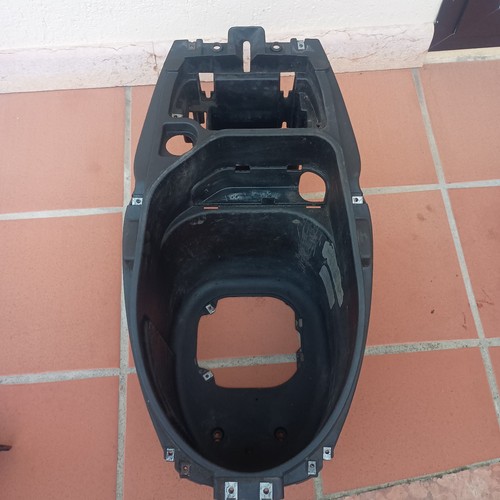 Vano sotto sella per piaggio - sotto,