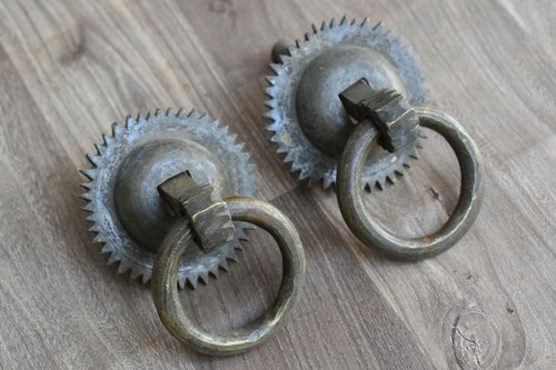 Maniglia battente per porta