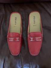 Mocassini da guida Prada in pelle rosso rosa nuovi con logo argento 36,5/6,5