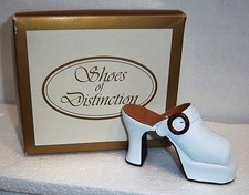 SHOES OF DISTINCTION - LULU