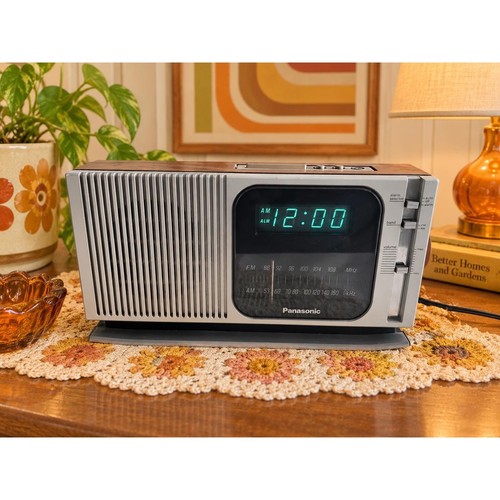 Radio sveglia digitale vintage