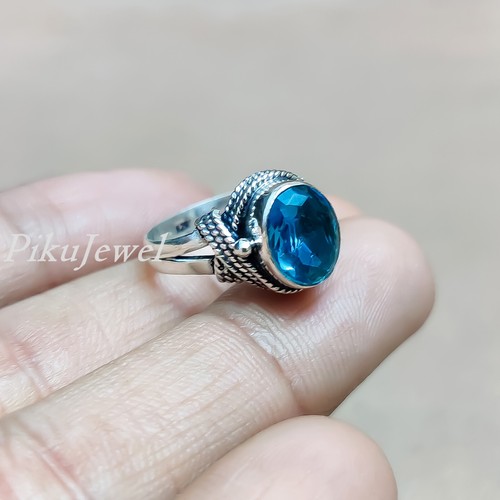 Anello con pietre preziose