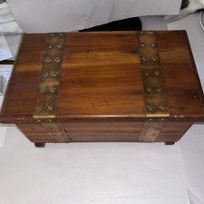 Antica cassapanca porta