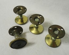 Piedini regolabili per mobili