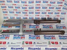 Forcella senza testa, steli