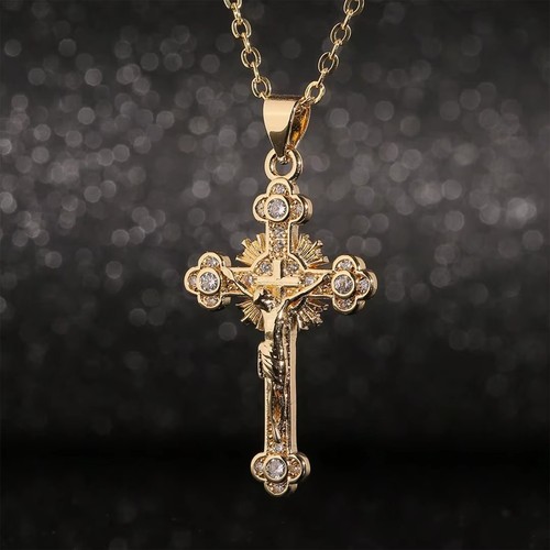 Collana con ciondolo cristiano