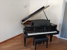 pianoforte a mezza coda Kawai