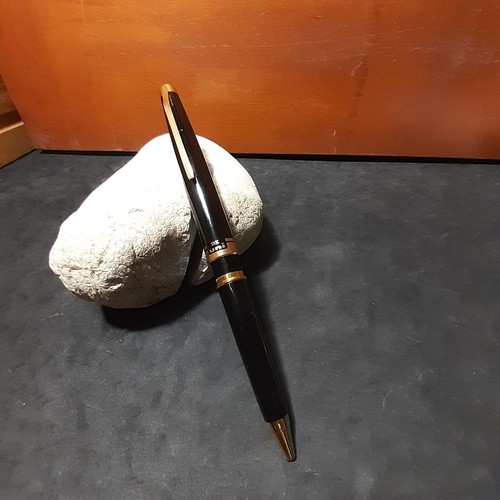 Stylo uni pen de - stylo, "uni