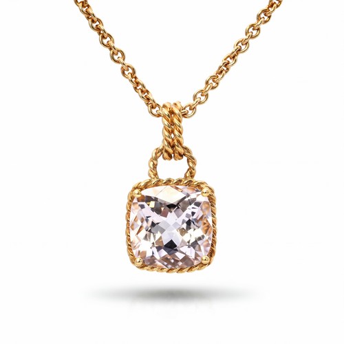 Collana con ciondolo oro - in,