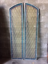 Antica ed Elegante Coppia di Vetrate Cattedrali 