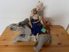 Hervit Royal Class Statuina Re