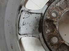 15X7J25 llanta NISSAN TERRANO