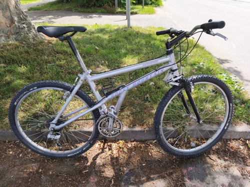 Mountain bike rocky - rocky,