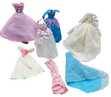 BARBIE , LOTTO MISTO VESTITI VARIE EPOCHE PER BARBIE E BAMBOLE