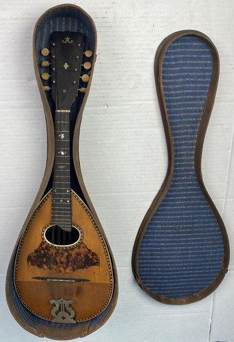 Antico mandolino imperiale con