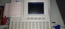 ELETTROCARDIOGRAFO CON