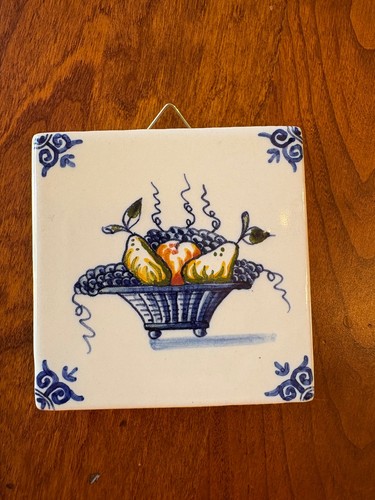 Piccola piastrella con cesto - piastrella,