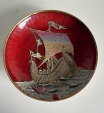 RARO PIATTO DECORATO A RILIEVO