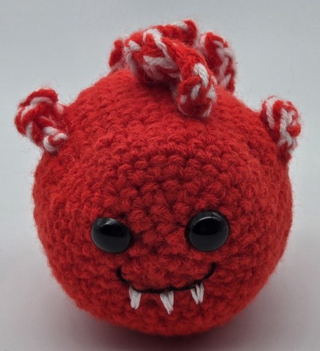 Pesce piranha fatto - , mano