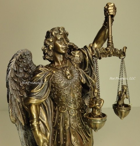 Statua angelo anime pesatrici