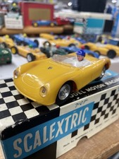 Scalextric Vintage Slot Car Tri-ang Porsche MM/C61 Giallo Funzionante