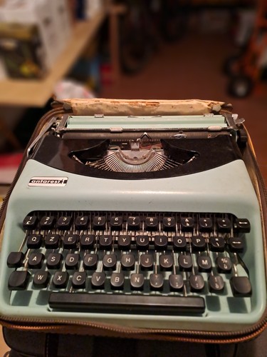Macchina scrivere vintage - scrivere,