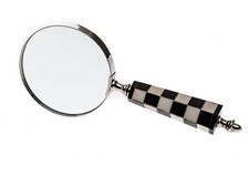 Lente d'ingrandimento lettura aiuto in antico stile scacchiera