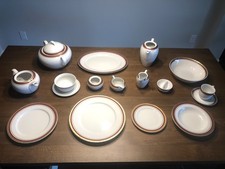 THUN 1794 Vintage Dishware Set
