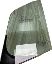 Vetro fisso anteriore destro