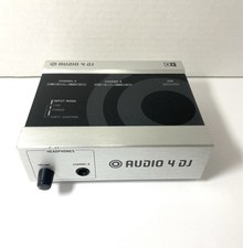 NATIVE INSTRUMENTS Audio 4 DJ
