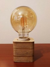 Lampada da tavolo artigianale in legno multistrato per lampadina a led