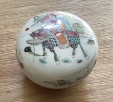 Antica scatola in pasta con