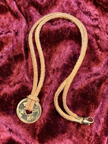 Collana con monete dinastia