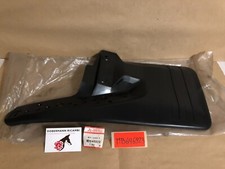 Paraspruzzo anteriore SX *ORIGINALE* MITSUBISHI Pajero Montero cod. MB646923