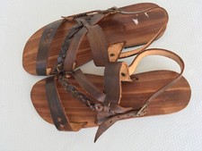 Sandalo da donna artigianale in cuoio