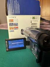 VIDEOCAMERA SONY DCR-DVD410E + accessori (caricatore, memory 2GB, telecomando)