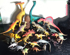 Lotto 25 Dinosauri modellini
