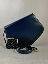 Borsa a tracolla Mano blu angolare in pelle con fodera in tessuto monogrammato