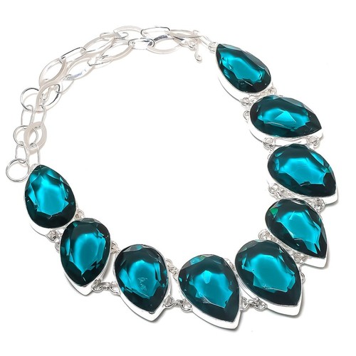 Collana con pietre preziose - , a