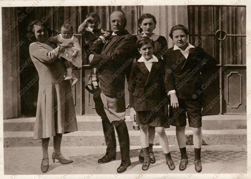 Ritratto benito mussolini con - ritratto,
