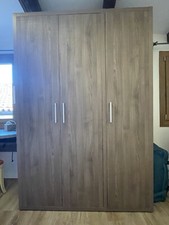 camera da letto Con Letto King Size,armadio 3 Ante,poggia Valigie E Scrivania